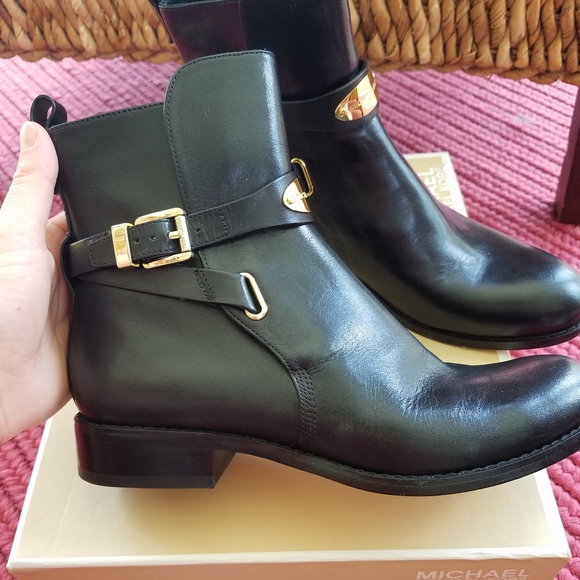 Michael Kors leather ankle boots - Picture 2 of 3